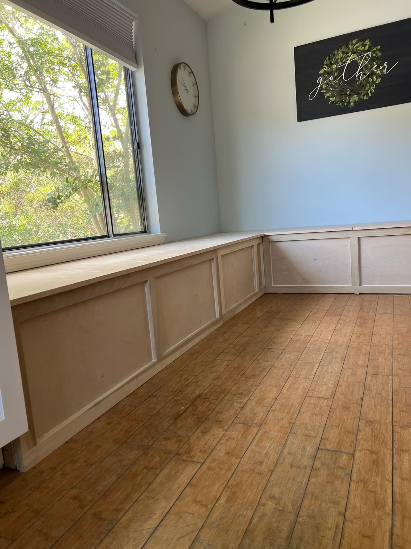 Built-in corner storage banquette