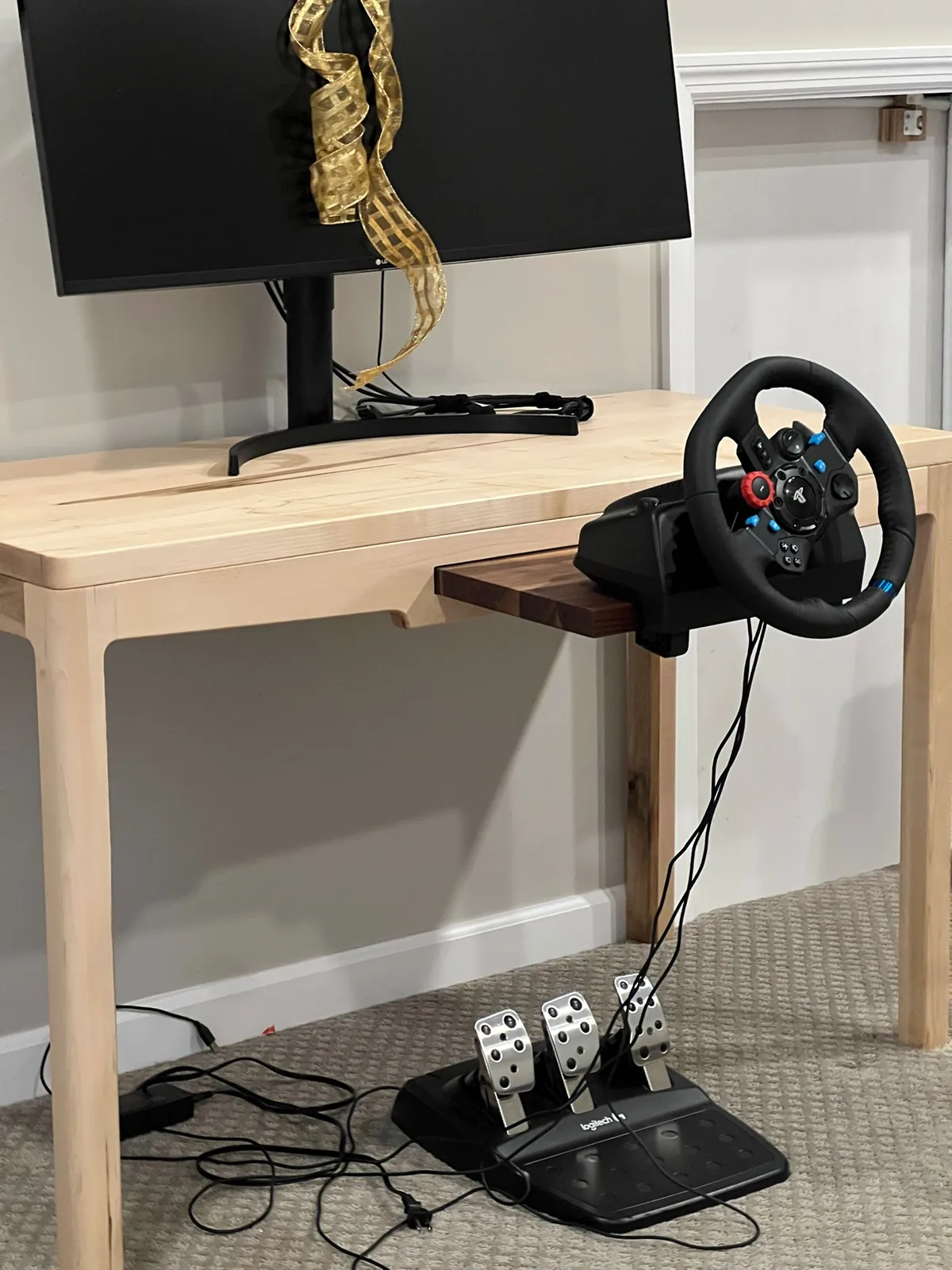 Maple gaming desk